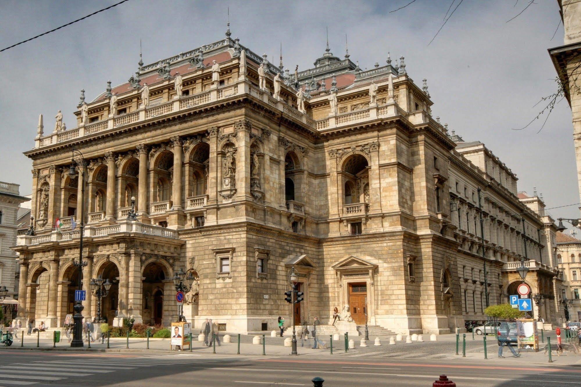 Opera Guesthouse Budapest Luaran gambar